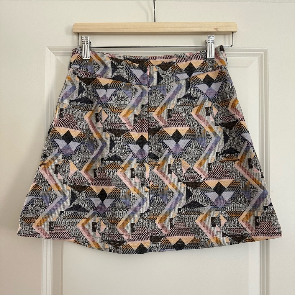Geometric Patterned Mini Skirt - Picture 2 of 6